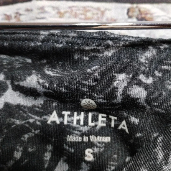 Athleta Zebra Chaturanga Legging Gray size Small Performance Yoga Active - Picture 3 of 8